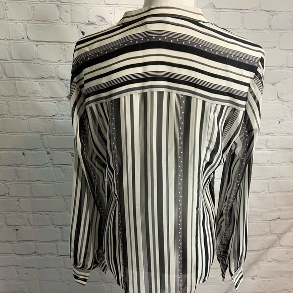 Cache Button Up Top Large - Picture 3 of 6